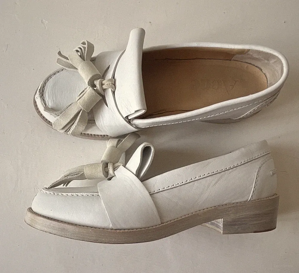 Acne Studios Damen Halbschuhe weiß Leder mit Quaste, Größe 40, Loafer Mokassin