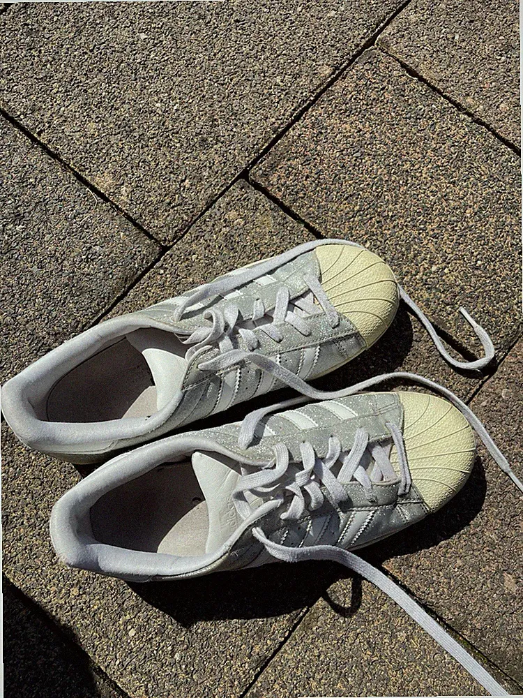 adidas Superstar Herren Sneaker EU 40 silber/weiß/beige Low Top Schnürung