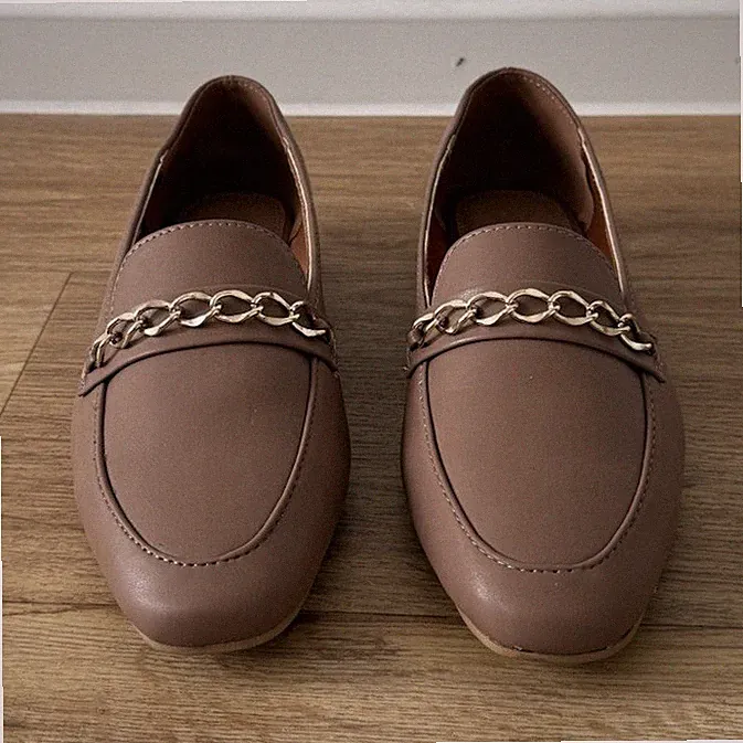 ASOS Damen Slipper Loafer Braun mit Kettenakzent Kunstleder EU 36