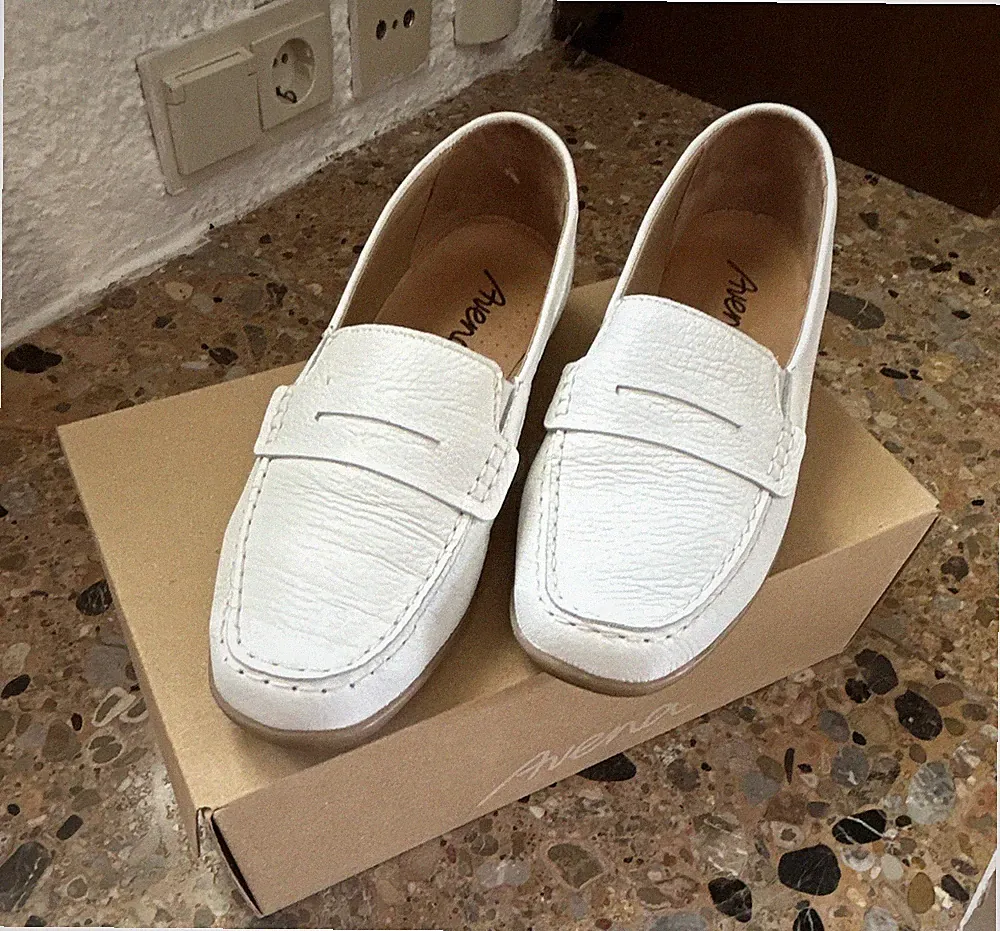 Avena Damen Slipper Loafer Leder Weiß EU 40 Slip-On geschlossene Spitze