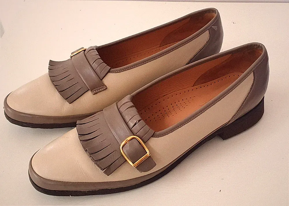 BARKER Damen-Lederhalbschuhe creme/taupe - Passform UK 61/2 - flexible Sohle - sehr guter Zustand