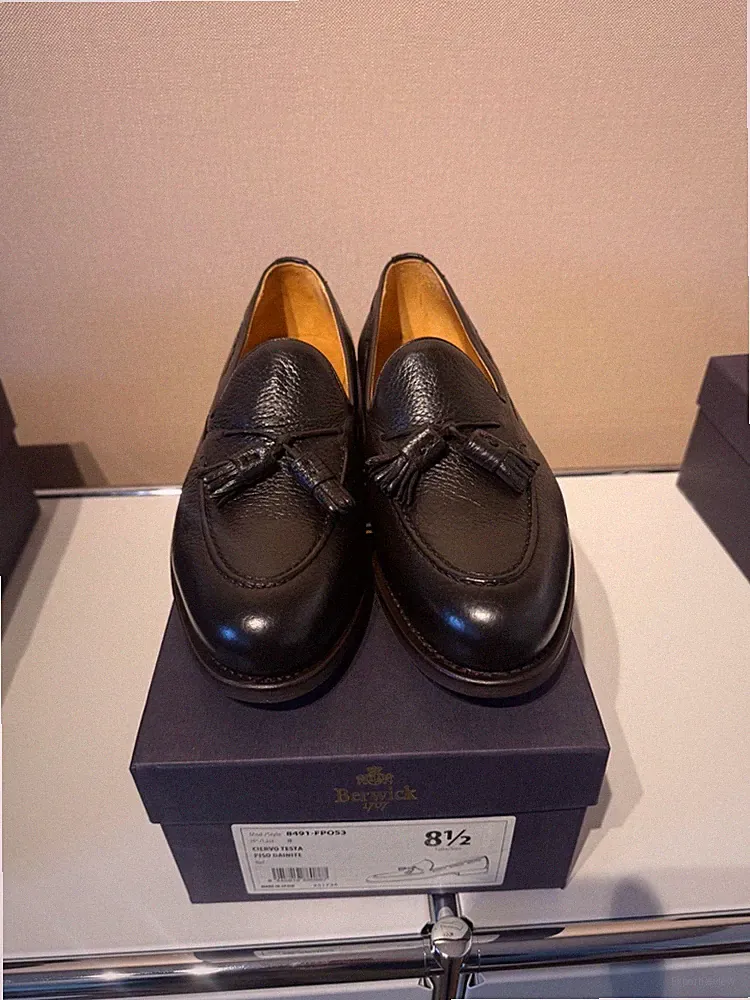Berwick Tassel Loafer 42.5 / 8.5 NEW