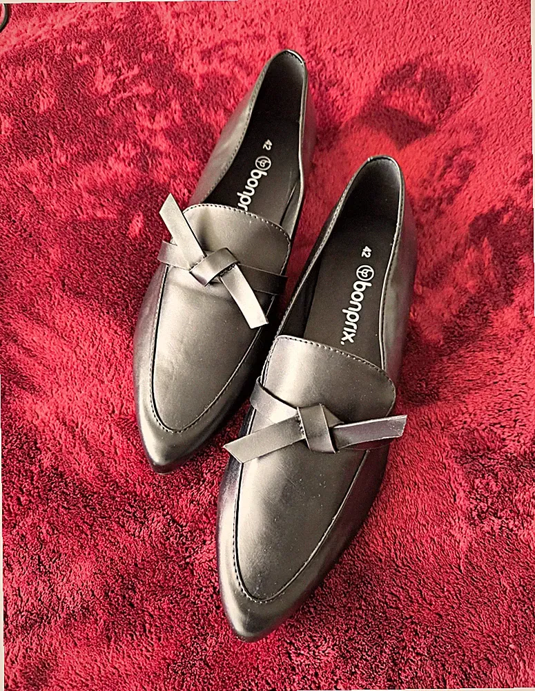 bonprix Damen Halbschuhe Loafer Slip-On Kunstleder schwarz Schleife spitz 42