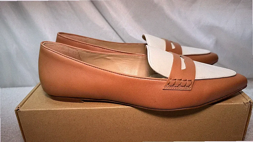 Bowden Leder Halbschuhe UK 8,5 / 42 zweifarbig braun spitz zulaufend Slipper flacher Absatz