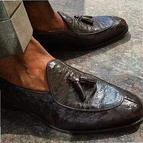 Braune Straußenstruktur Leder Mokassin Schuhe mit Quasten, Straußen Loafer Schuhe