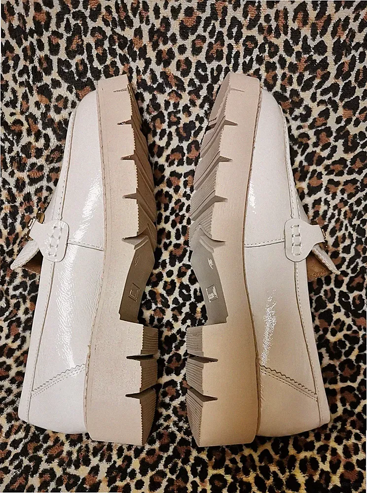 CAPRICE Slipper Loafer 42 Echtlackleder hell creme beige NEU Wechselsohle NP 90€