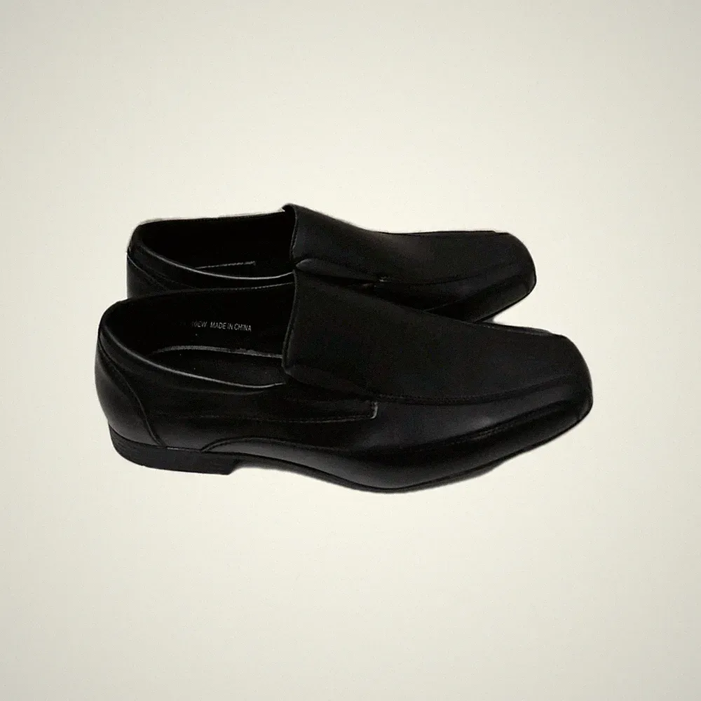 Capsule schwarze Lackleder Loafer Schuhe UK 10. Sehr guter Zustand