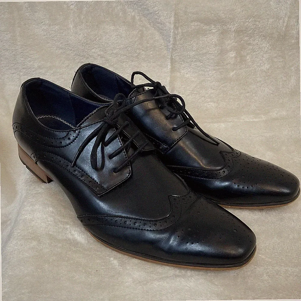 Cavani Herren Schuhe Größe 10 Schwarz Oxford-Schuhe Halbschuh Flügelspitze Formell Business Anlass