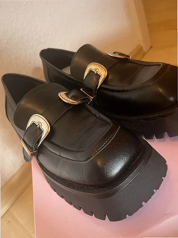 Chiara Ferragni Damen Slipper Loafer schwarz Lackleder Schnalle Profilsohle 40