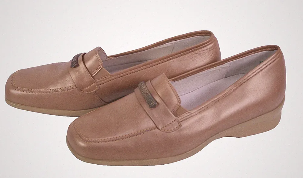 Christian Dietz Slipper Loafer Leder Gr. 38,5 beige glänzend Wechselfußbett CR59