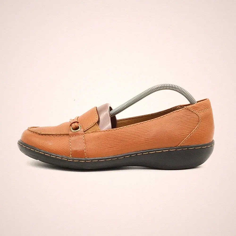 Clarks Damen Mokassin Loafer Braun Leder Niedrig Rutschfest Komfort EU 39