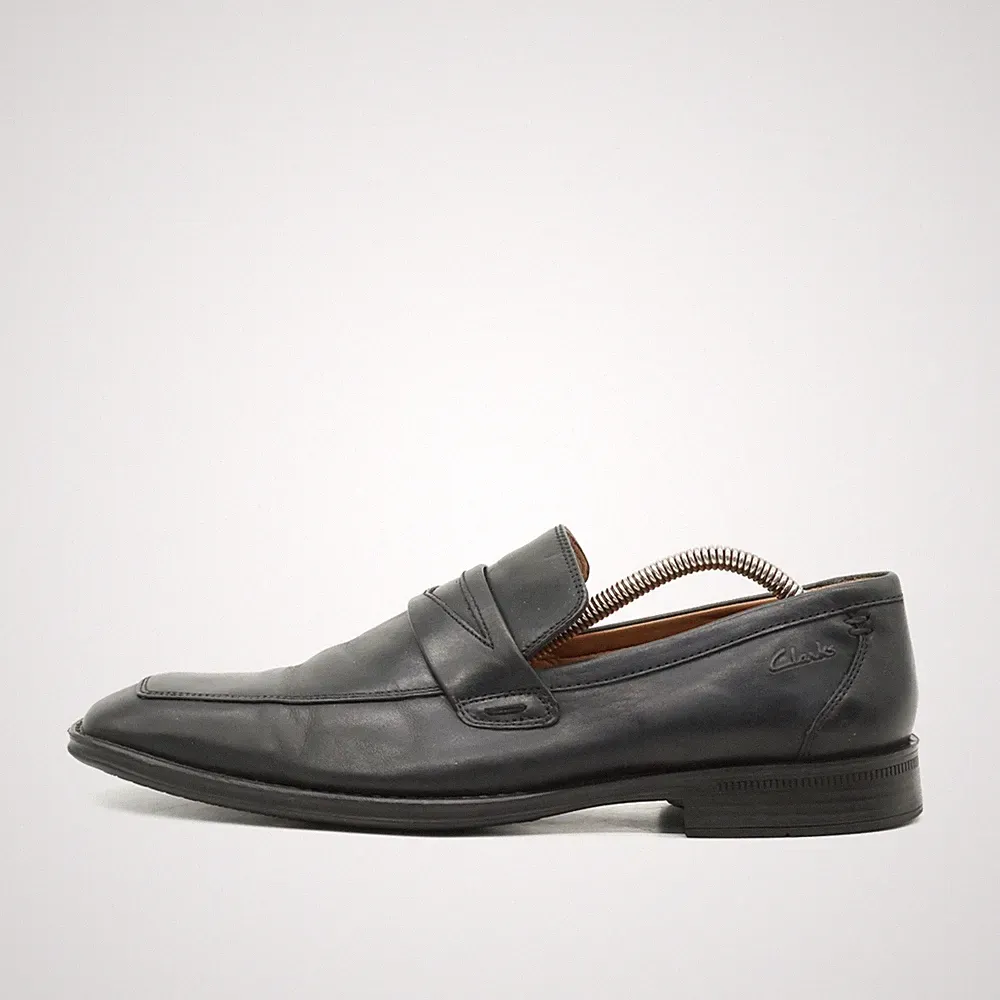 Clarks Herren Halbschuh EU 41.5 Supreme Flexibility Pennyloafer Schwarz