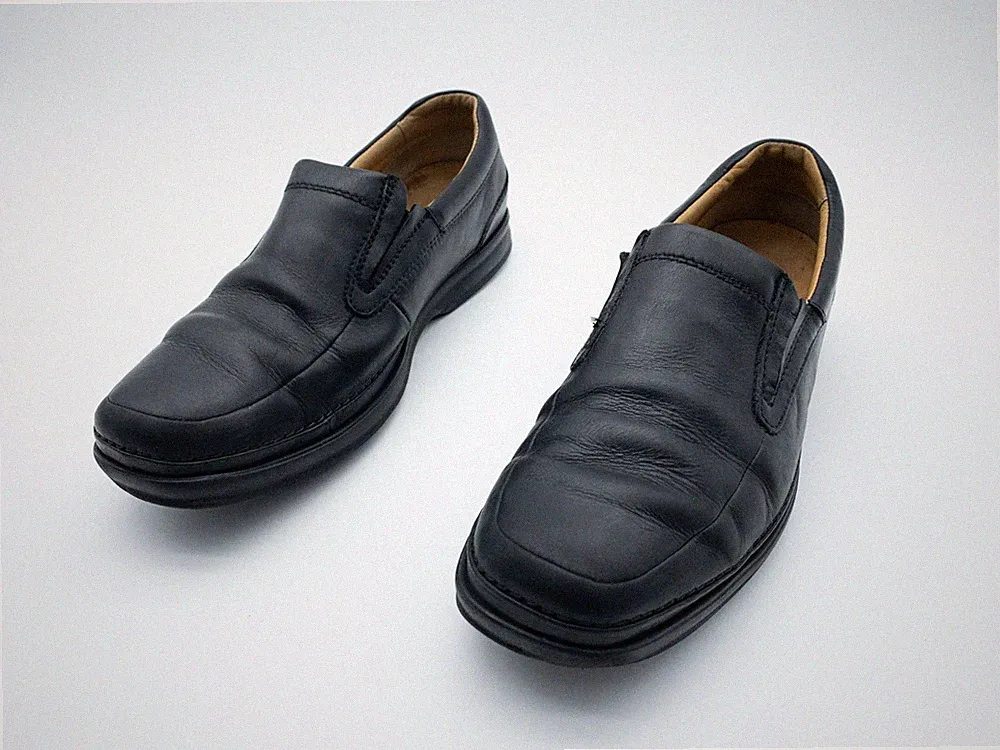 Clarks Herren Slipper Halbschuh Schlupfschuh Loafer schwarz Gr44 EU Art 17628-98