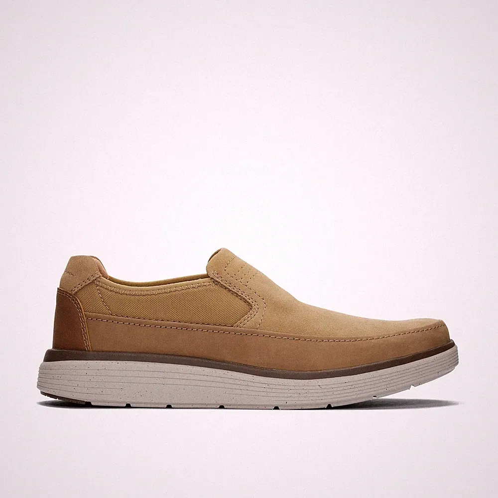 Clarks Herren-Slipper neu im Karton UN ABODE GO dunkler Sand Kombi breite Passform verschiedene Größen