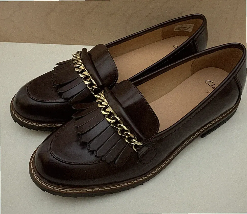 Clarks Leder Slipper Penny Loafer burgunderrot/braun Fransen & Goldkette - UK 7