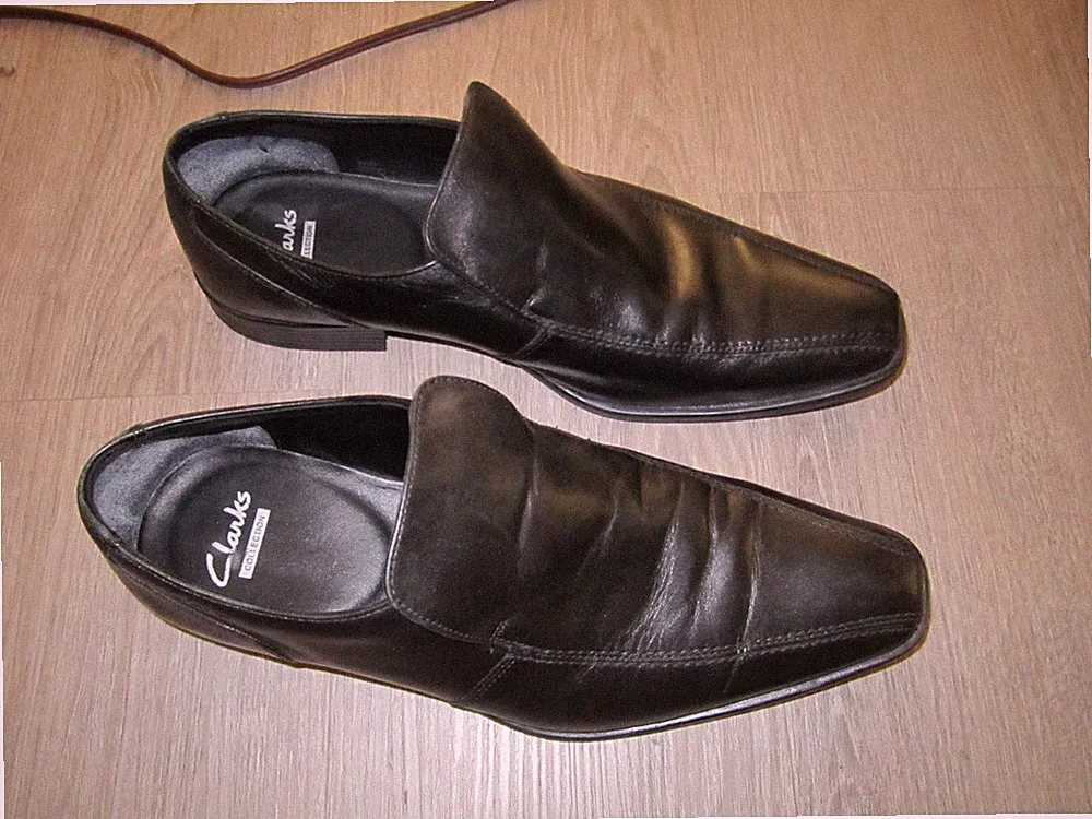Clarks Men's Black Leather Dress Shoes Size 9.5M US VG-Shape, Used.