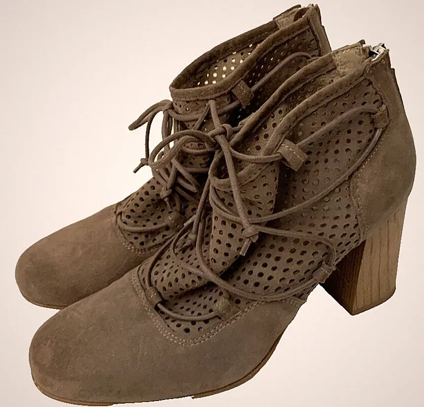 Clarks Narrative Perforated Boots Brown Suede + Back Zip - UK 8 D EU 42