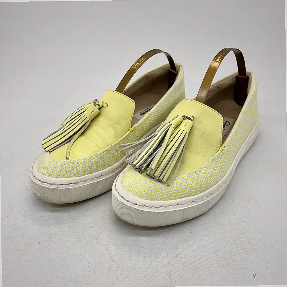 Clarks Narrative Slipper Loafer Damen UK4 gelb Leder Quaste bequem gepolstert