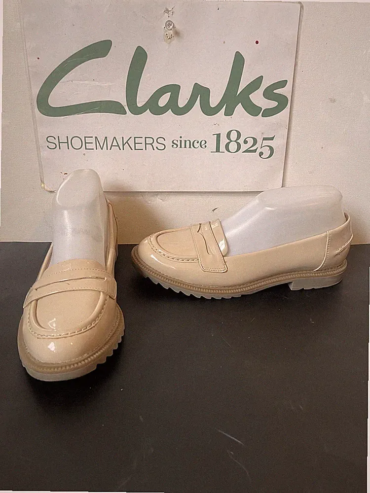 Clarks Nude Leder Schuhe Größe UK 4 EU 37