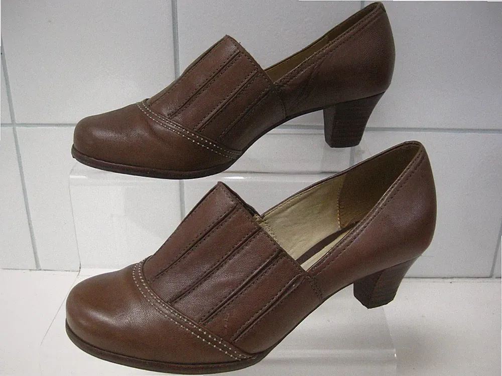 CLARKS SCHUHE 4 Courts braun Leder Absatz Halbschuhe Retro Komfort HANDARBEIT