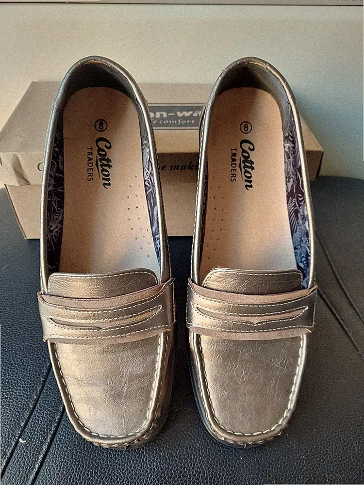 Cotton Traders Gold Halbschuhe Damengröße 8 Penny einmal getragen