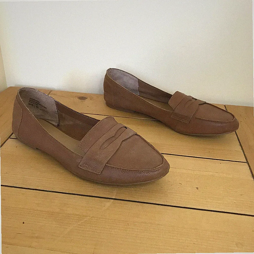 Crown Vintage MARLO Tan Leather Loafers Flat Shoes US 8 Almond Toe