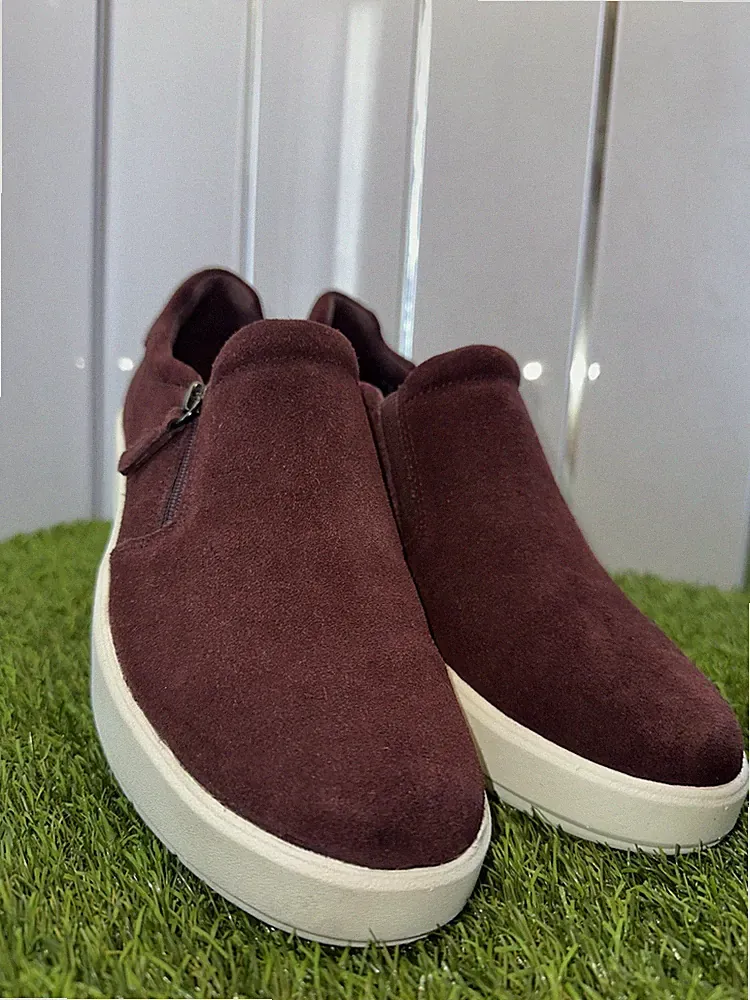 Damen Clarks Layton Step Sneakers, Größe 7,5D, burgunderrotes Wildleder-Obermaterial, wunderschön