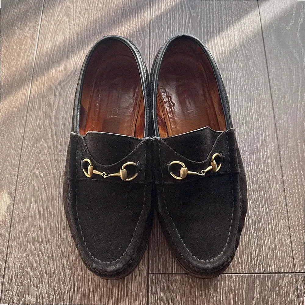Damen Gucci Dunkelbraun Wildleder Horsebit Gold Schnalle Halbschuhe...