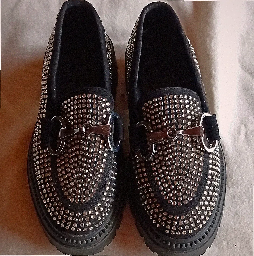 Damen Loafer Slipper Schwarz mit Strasssteinen & Metallspange, Profilsohle EU 36