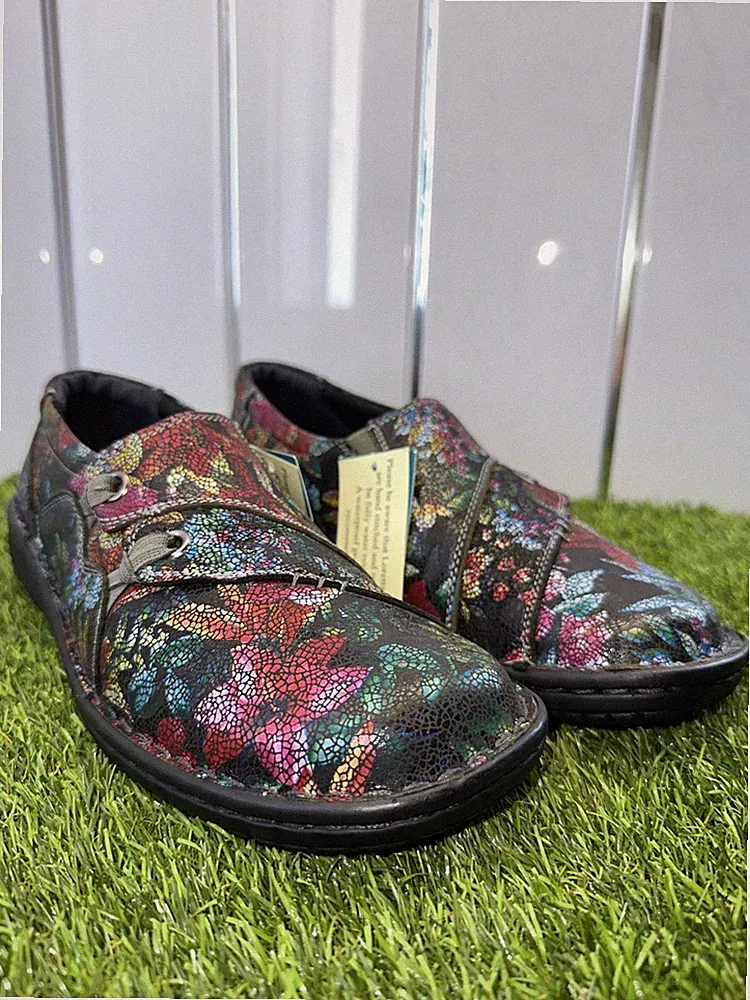 Damen Loretta Halbschuhe Größe 8, schönes buntes Blumenmuster, handgefertigt