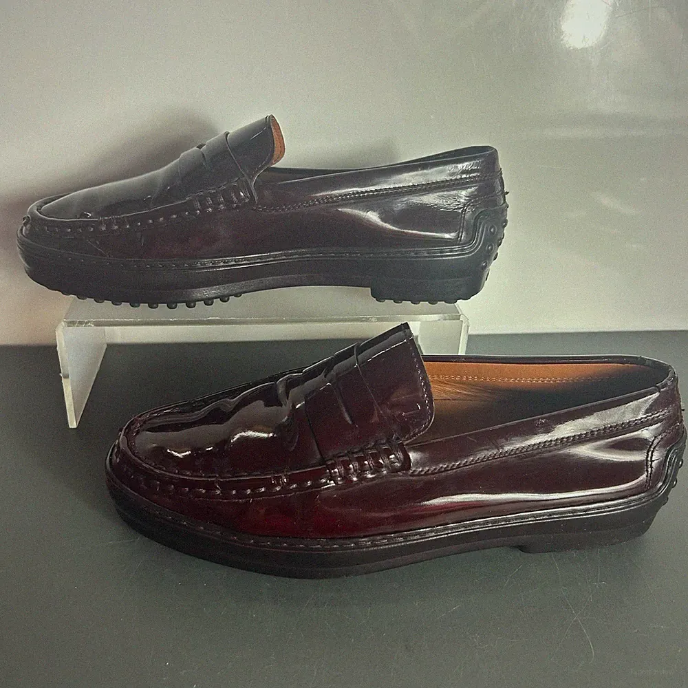 Damen - Tod’s - Burgunder Lackleder Penny Loafer Vibram Sohle - Größe 4 / 37