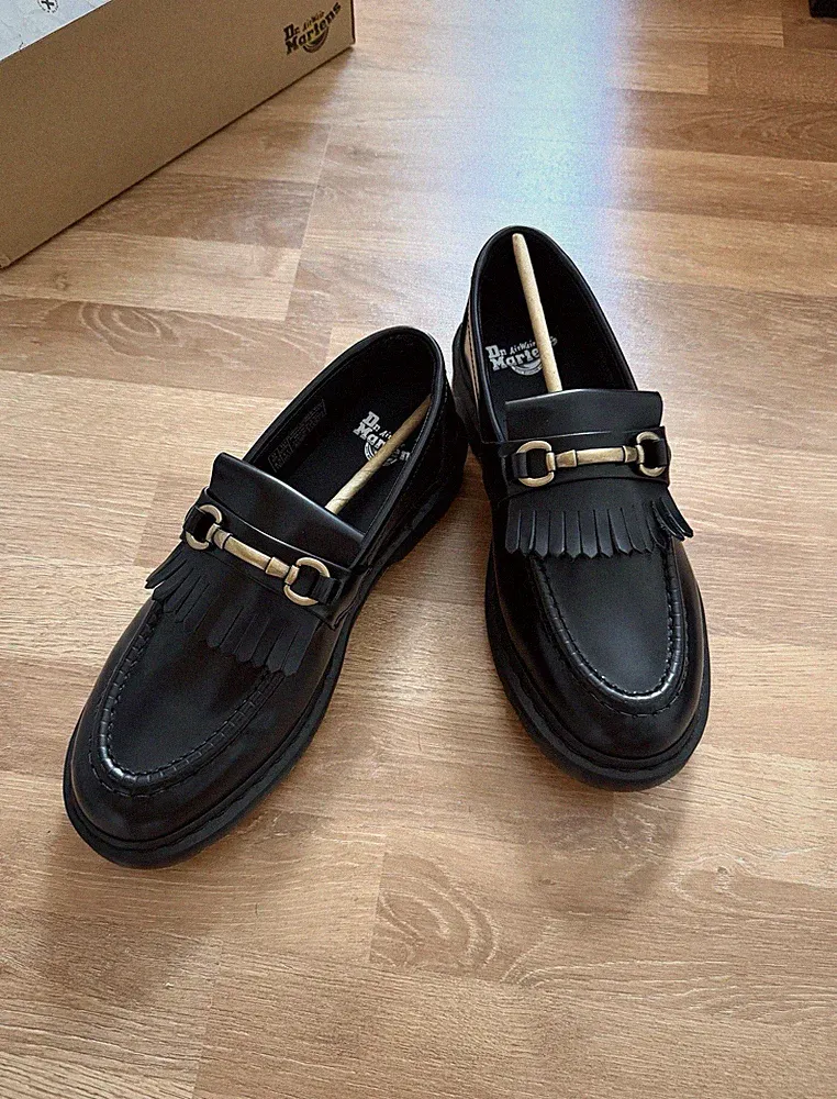Dr. Martens ADRIAN SNAFFLE TASSEL Loafer schwarz Glatt Leder goldene Schnalle 43
