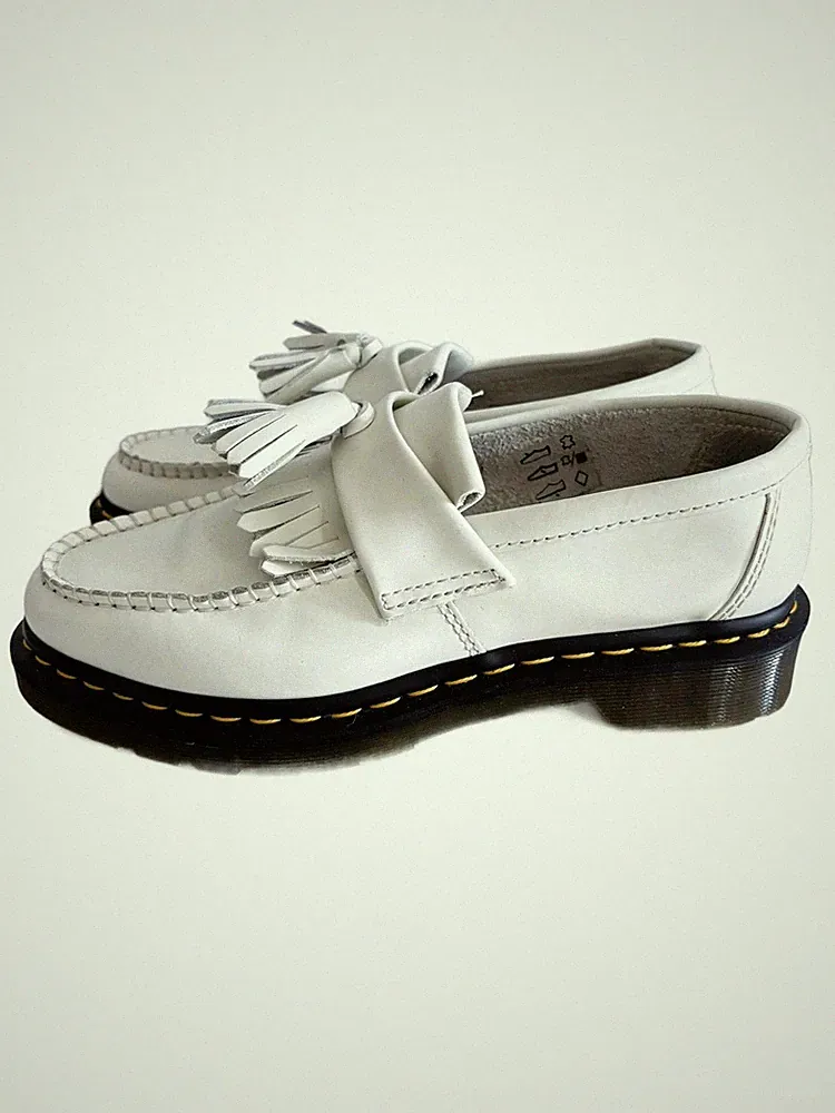 Dr. Martens Adrian YS Loafer Weiße Leder-Loafer für Damen Größe 38