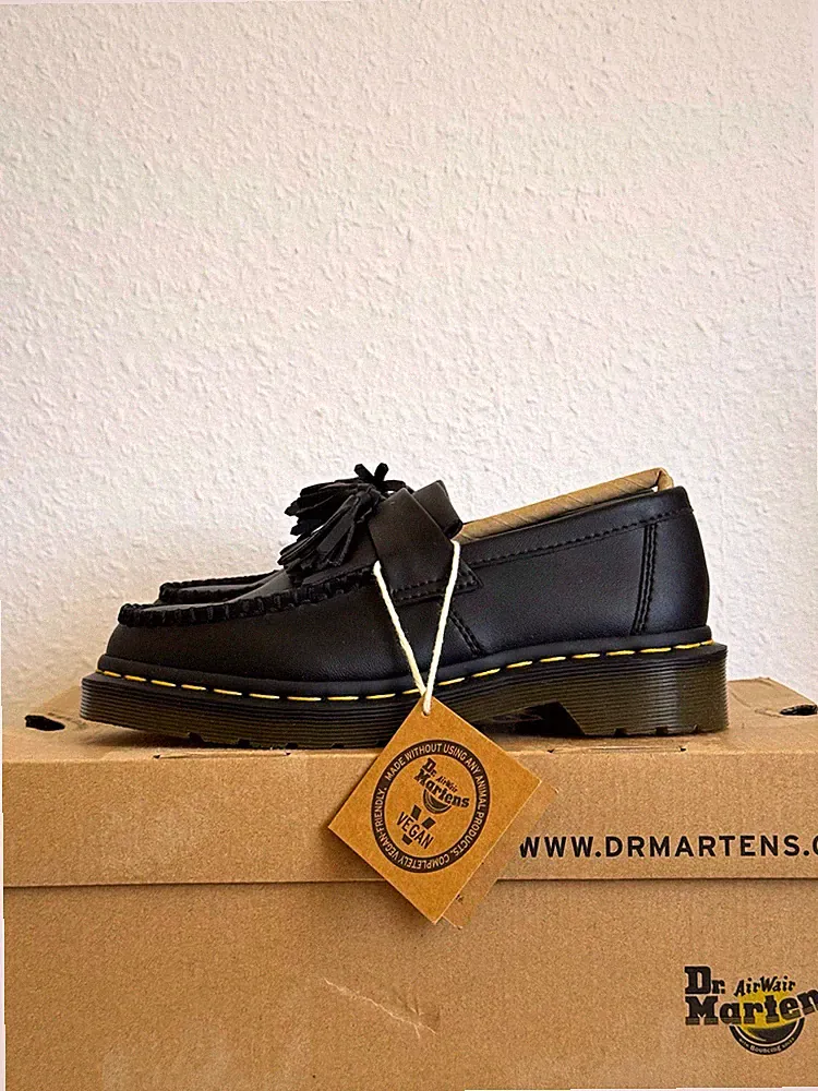 Dr. Martens Vegan Adrian Slipper Loafer Schwarz Quaste Damen EU 36 UK 3