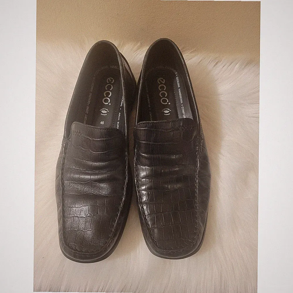 ECCO Men's Slip On loafers' leather Black Size 46 US 11.5 Dress Shoes Heel Cushi