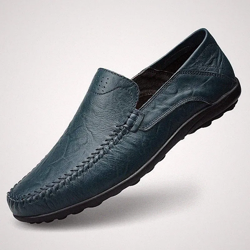 Echtes Leder Männer Schuhe Casual Loafers Mokassins Atmungsaktive Slip auf Boot