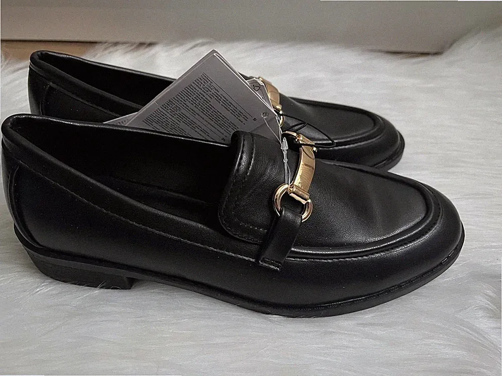 Elegante Damen Loafer / Halbschuhe • Schwarz mit Gold-Detail • Gr. 38 • Neu