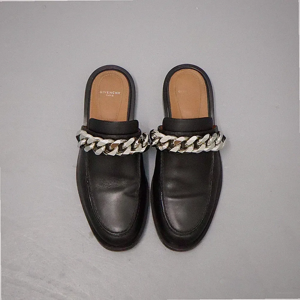 (EU 36) Givenchy Chain Black Mule Loafer Perfect Condition with Dust Bag