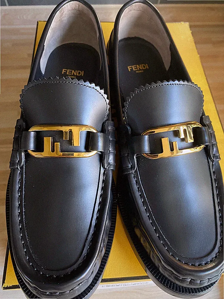 Fendi Loafer Damen, Größe 36, schwarz, WIE NEU, nur einmal getragen, NP: 720,- €