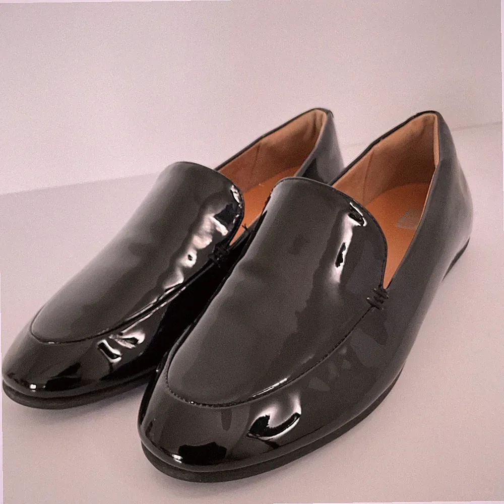 Fitflop schwarze Lack Halbschuhe Schuhe Größe 5 EU 38 flache Schuhe weiches Leder Damen