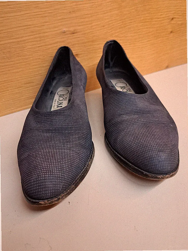 Flacher Laufschuh, schwarz/grau, Gr 36,5, geprägtes Leder, Donna Carolina, Itali
