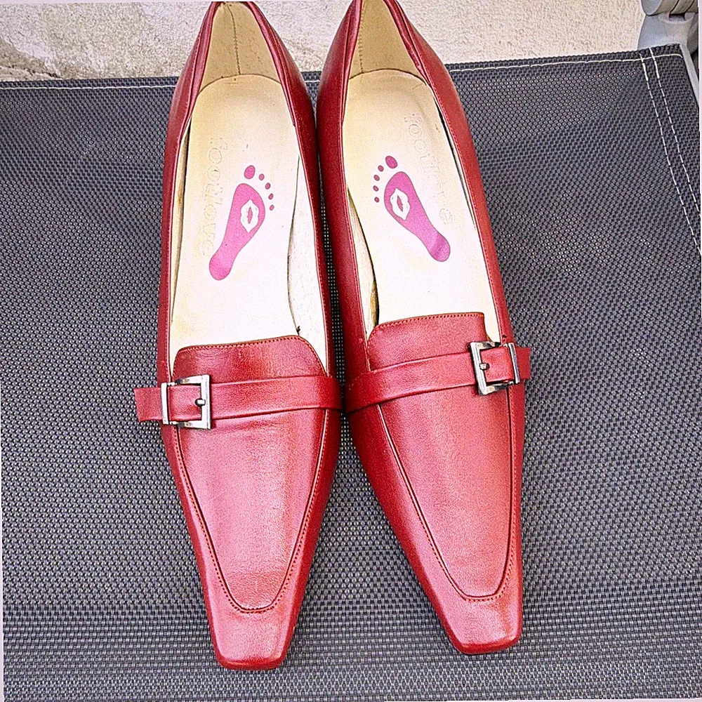 footlove Damen Slipper Loafer Leder Rot Schnalle Karree-Spitze Slip-On EU 38