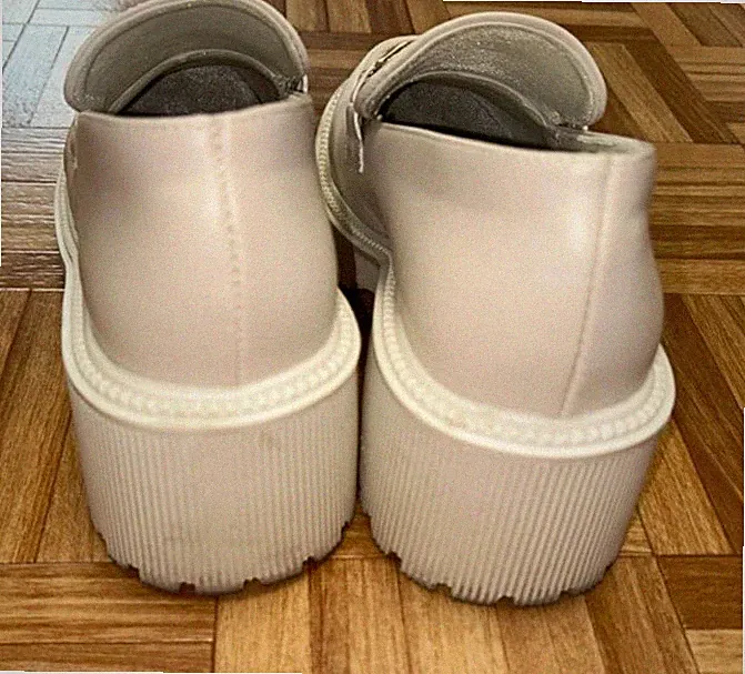 Frauen Loafer Slip-On aus Leder Weiß EU 39 Profilsohle runde Spitze Schnalle