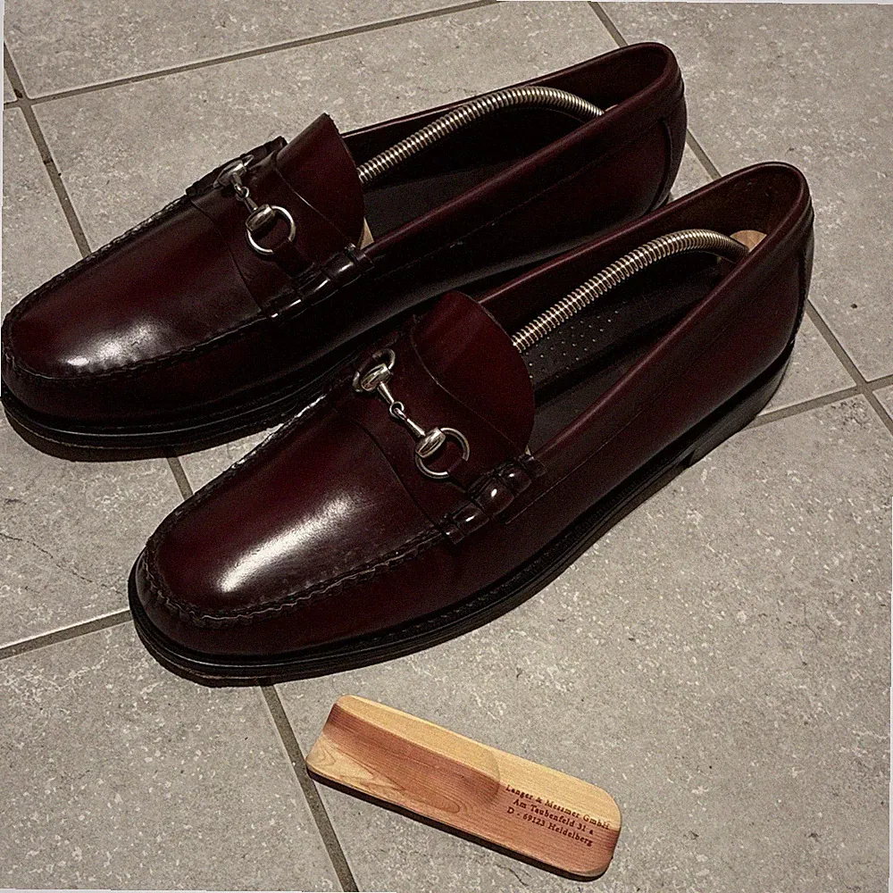 G.H. Bass Herren Slipper Loafer Leder Bordeaux Schnalle Slip-On EU 47