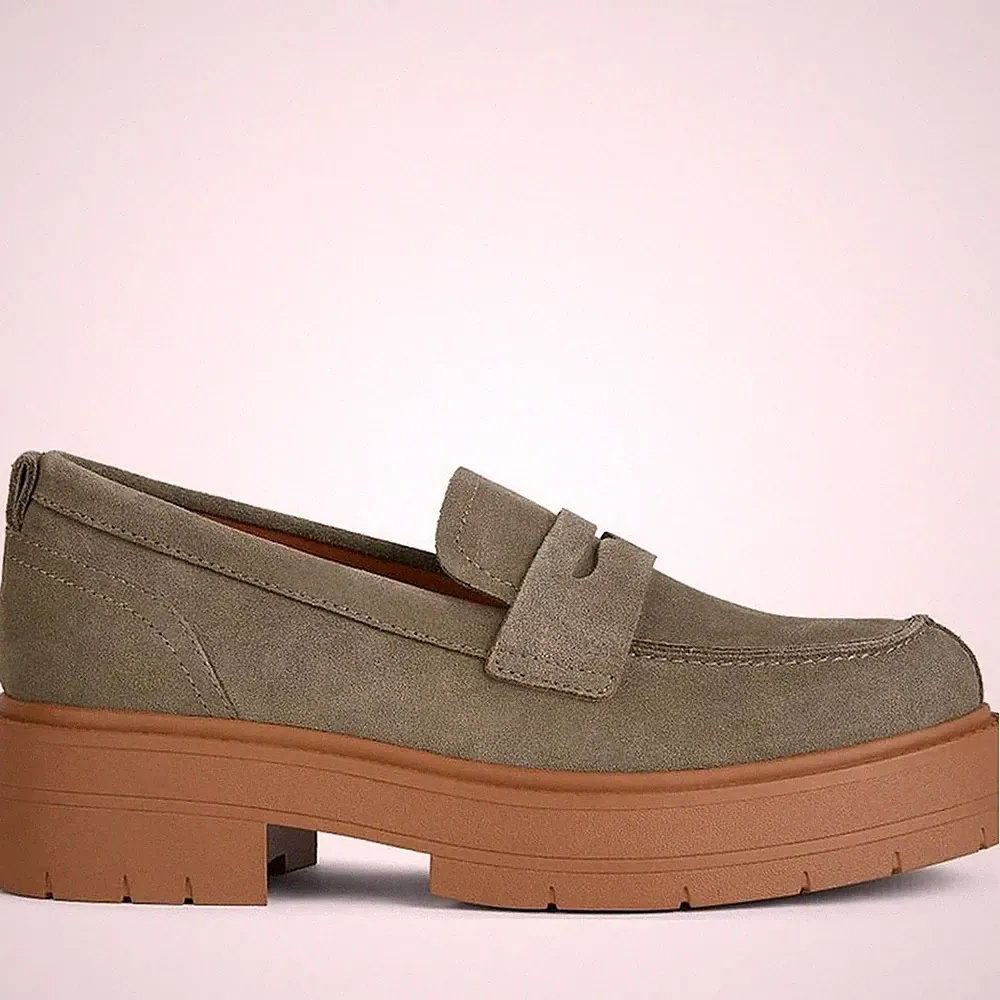 Geox Spherica EC7 Damen Grüne Leder Loafer Freizeit D36VDI00022C3016