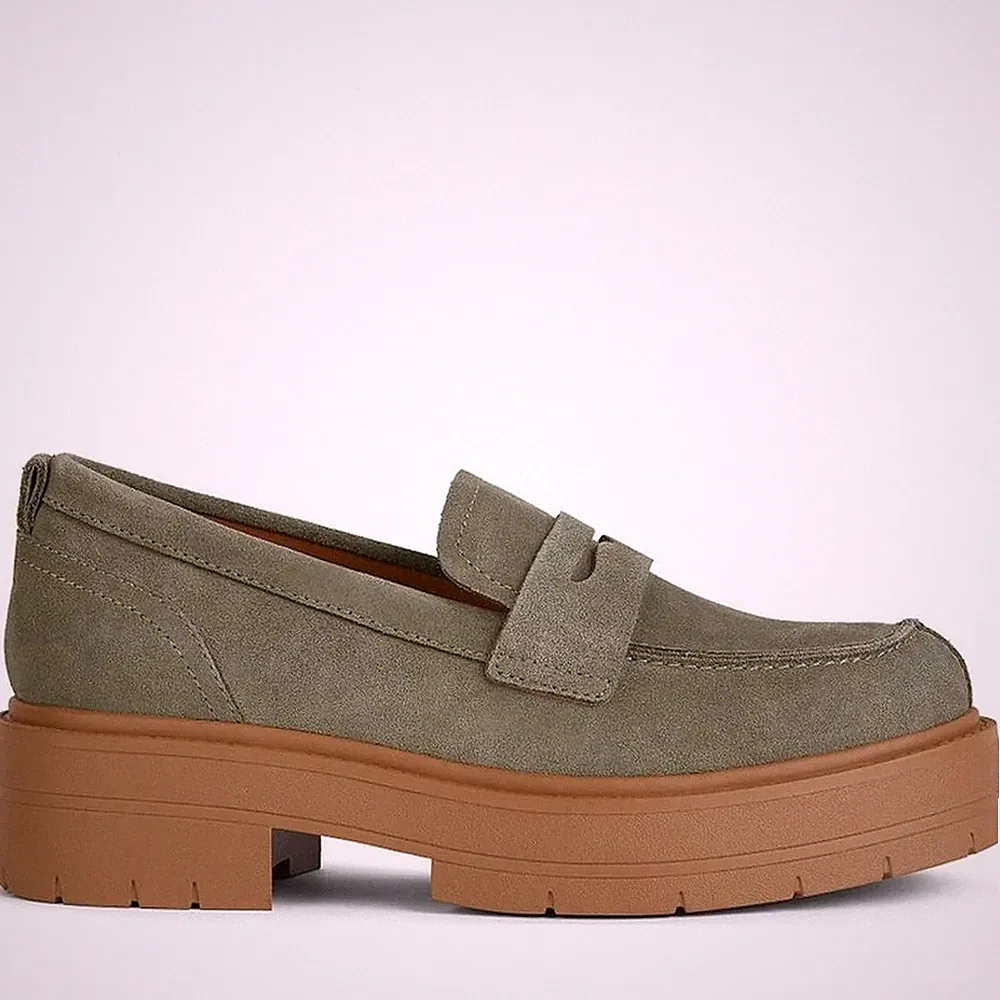 Geox Spherica EC7 Damen Grüne Leder Loafer Freizeit D36VDI00022C3016
