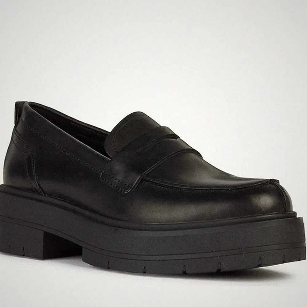 Geox Spherica EC7 Damen Schwarze Leder Loafer Freizeit D36VDI00043C9999