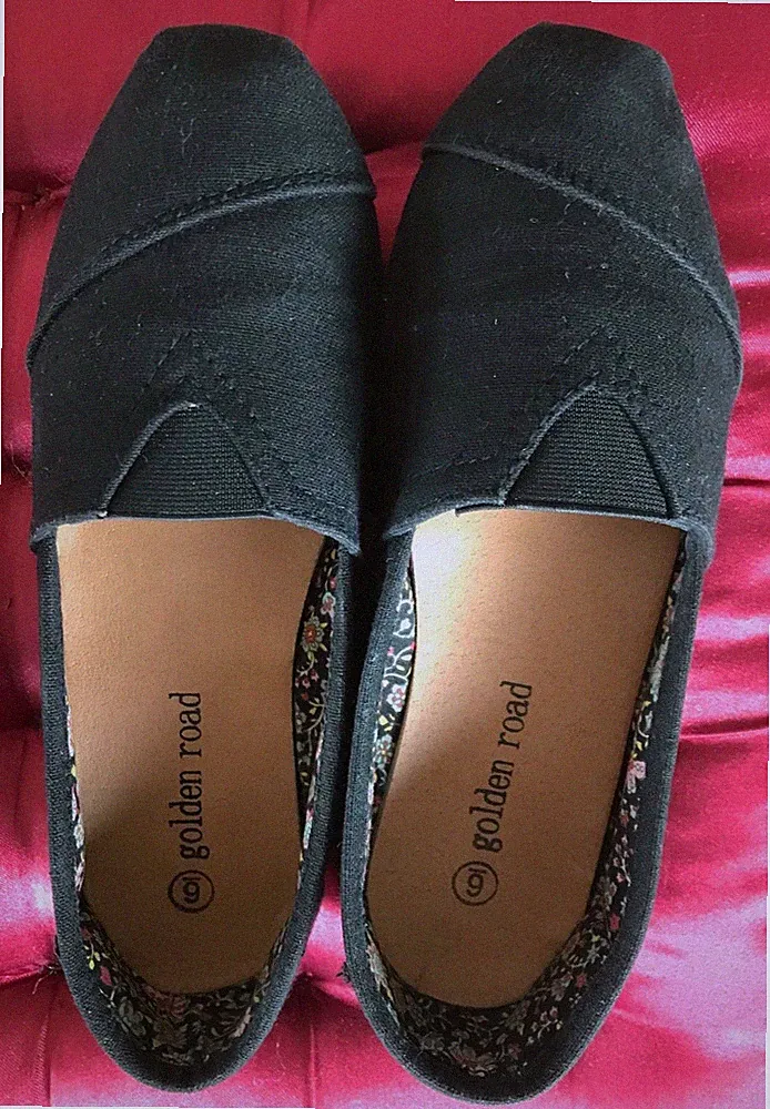 Golden Road Damen Schwarze Canvas Loafer / Halbschuhe * Größe 6 US / 37 EU