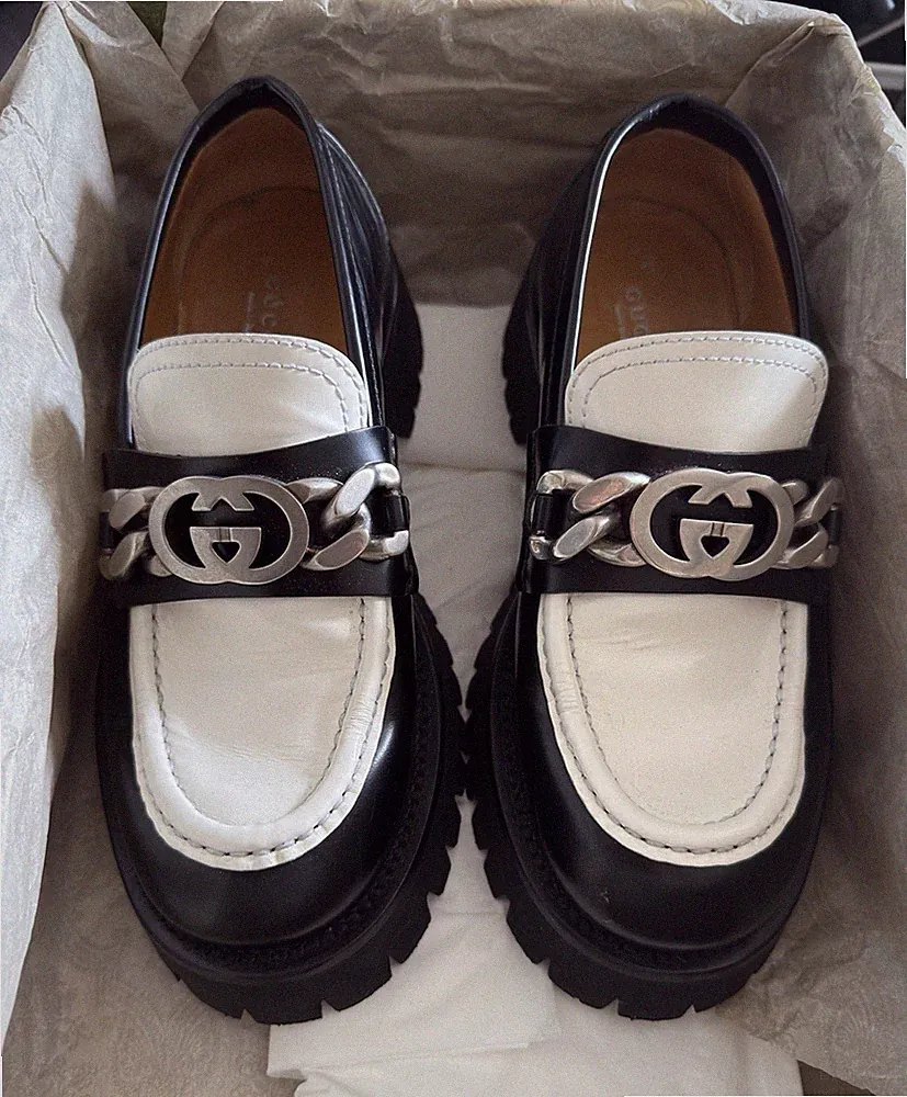 Gucci Loafer Leder schwarz/weiß GG Logo Kette Slip-On Profilsohle EU 38,5