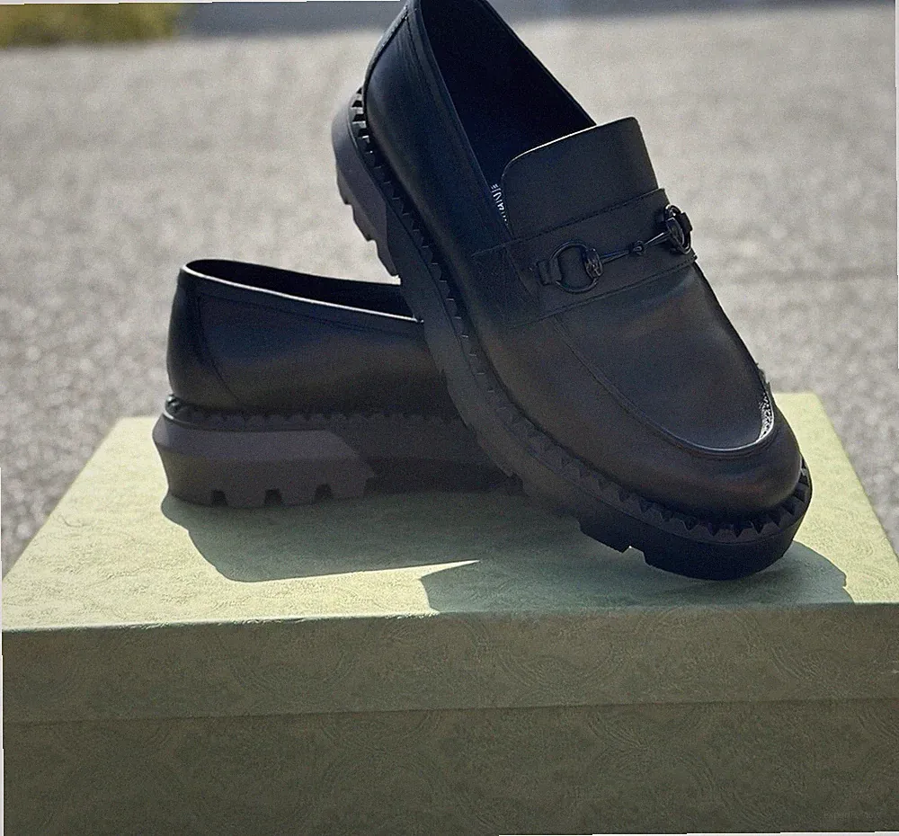 Gucci Princetown Herren Loafer Schwarz Leder Metallverzierung EU 44
